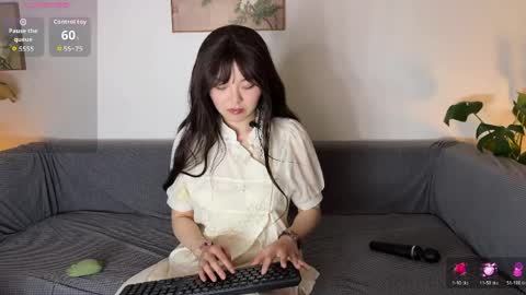 nana online show from April 7, 10:06 am