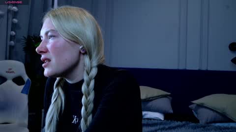 Liv 3 online show from January 24, 1:14 pm