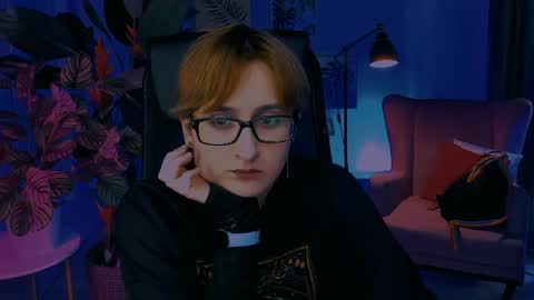 LixeLuna online show from April 1, 7:53 am