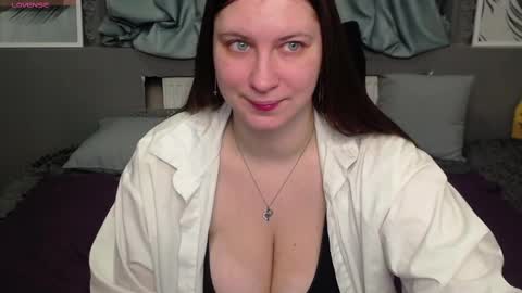 Snapshot of liyasilve chatting on March 4, 1:23 am Liya Silve online show from March 4, 1:23 am