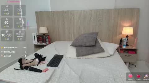 Liz online show from October 23, 9:43 pm