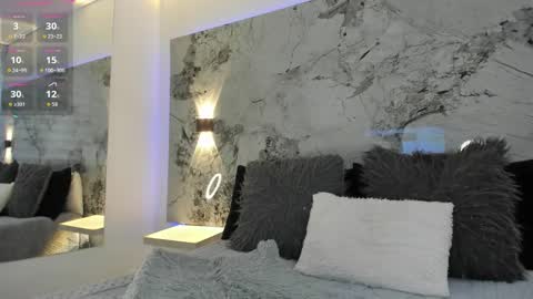 Liz  online show from October 17, 12:08 pm