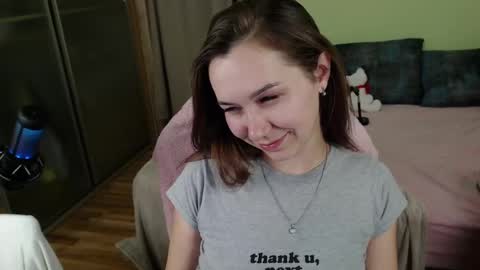 Snapshot of lizaswan chatting on December 10, 10:37 pm LIzaSwan online show from December 10, 10:37 pm