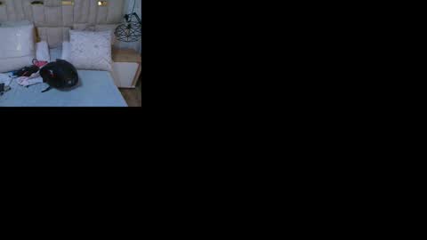 Snapshot of lizz_tender chatting on October 22, 11:59 am Lizz online show from October 22, 11:59 am