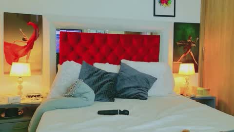 Liz  online show from February 12, 10:11 pm