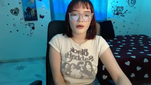 Elizabeth but call me Lizz  online show from February 24, 12:24 pm