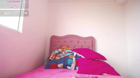 lizzysnow online show from October 10, 8:14 pm