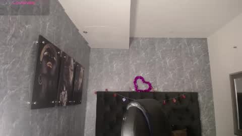 lizzysnow online show from September 9, 11:54 am