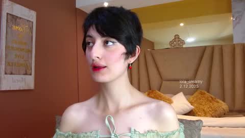 Lola online show from December 3, 1:57 pm