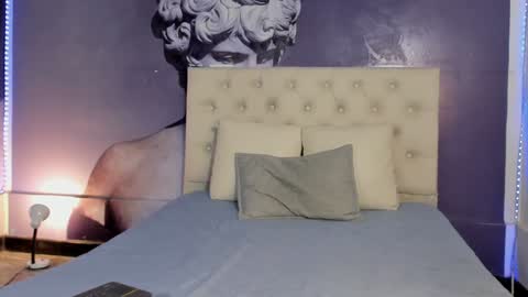 lola red online show from January 10, 2:13 pm