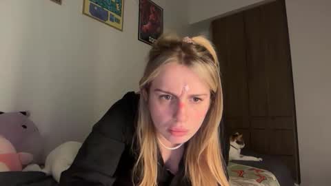 lolaa555 online show from March 20, 7:02 am