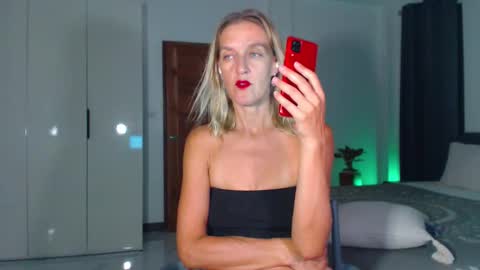 Lola online show from February 7, 12:53 pm