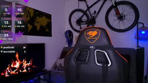 lolaasmith_21 online show from July 11, 8:36 am
