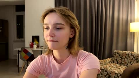 lolaatatee online show from May 10, 5:26 pm