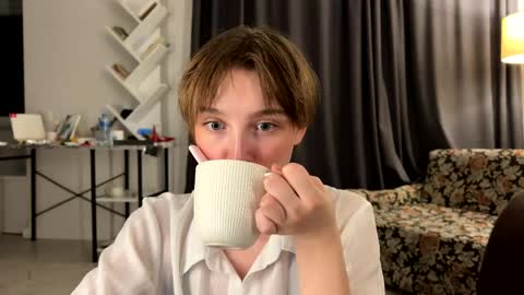 lolaatatee online show from June 5, 5:41 pm