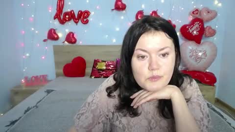 lolahikls online show from February 16, 7:26 am