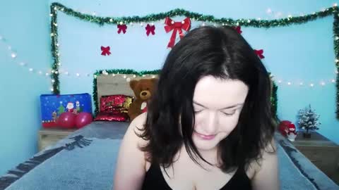 lolahikls online show from January 13, 7:11 am