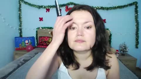 lolahikls online show from January 12, 7:11 am