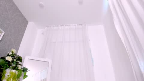 lola online show from September 23, 2:59 pm