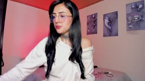 Lola online show from December 5, 5:03 pm