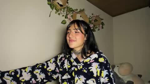 Lola online show from March 1, 9:09 am