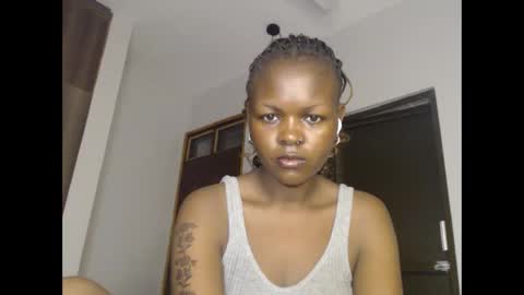 lolamia7 online show from March 10, 4:07 am