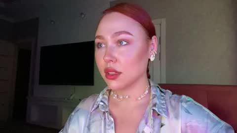 Lola online show from September 14, 1:09 pm