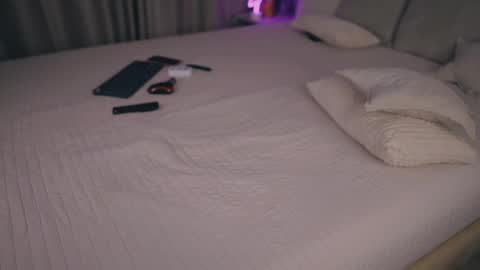Lola online show from May 2, 9:29 pm