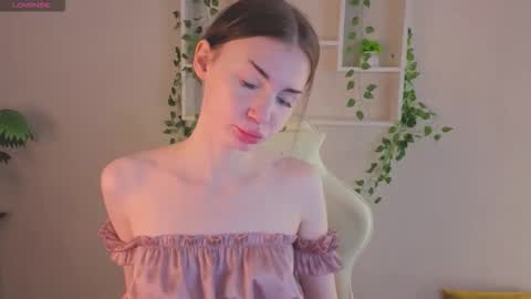 Lola online show from December 2, 9:22 am