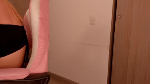 Lolly  online show from February 27, 4:20 am