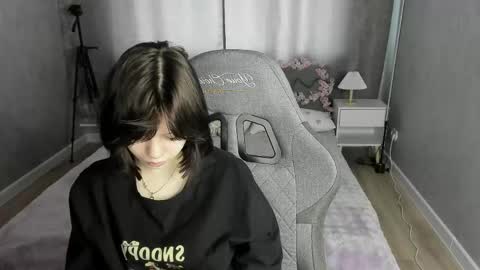 Loly online show from May 18, 1:37 am