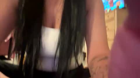 lonelymilfxoxo online show from May 18, 2:43 am