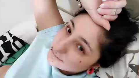 loolaunshaved online show from March 13, 11:11 am