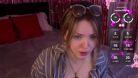 Lora online show from March 10, 4:00 pm