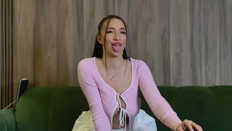 Snapshot of lorawarnner chatting on March 2, 6:03 pm Miss online show from March 2, 6:03 pm