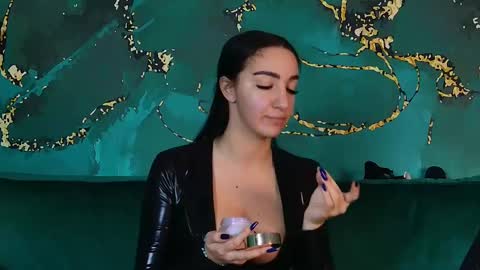 Snapshot of lorawarnner chatting on January 28, 2:42 pm Miss online show from January 28, 2:42 pm