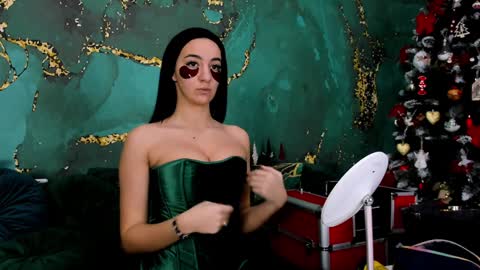 Snapshot of lorawarnner chatting on December 14, 2:10 pm Miss online show from December 14, 2:10 pm