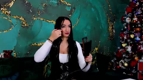 Snapshot of lorawarnner chatting on December 13, 5:16 am Miss online show from December 13, 5:16 am