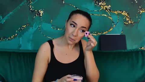 Snapshot of lorawarnner chatting on February 4, 5:45 pm Miss online show from February 4, 5:45 pm