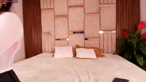  Lorein  online show from October 16, 9:17 pm