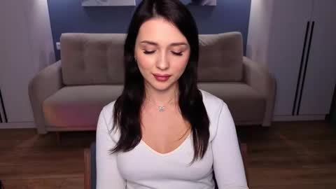 Loren online show from November 14, 3:34 pm