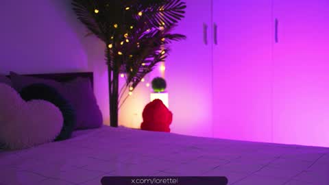 LoretteLorena online show from October 16, 5:10 am