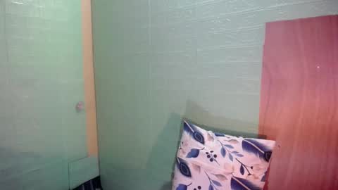 LORI online show from December 17, 8:57 pm