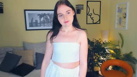 Lori online show from October 23, 7:25 am
