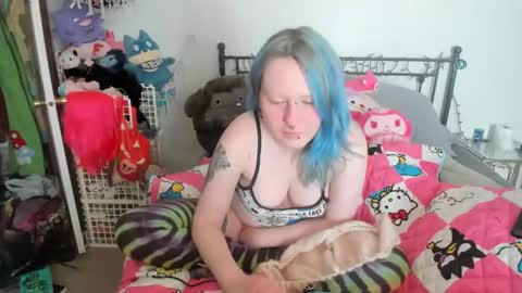 Lori Critter online show from March 11, 7:25 pm