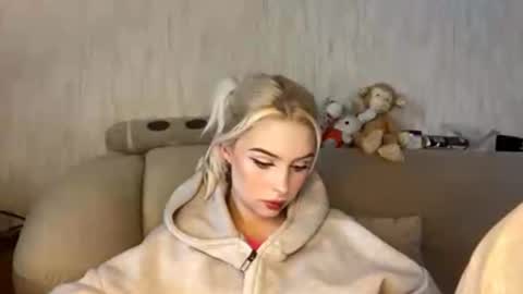 Isabel online show from November 23, 11:23 am