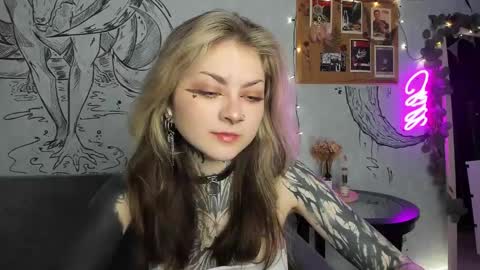 Snapshot of lostallice chatting on February 7, 12:53 am lostallice online show from February 7, 12:53 am