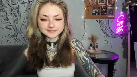 Snapshot of lostallice chatting on March 3, 6:53 am lostallice online show from March 3, 6:53 am