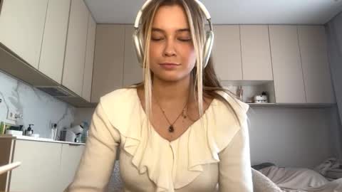 Eliza online show from January 18, 10:44 am