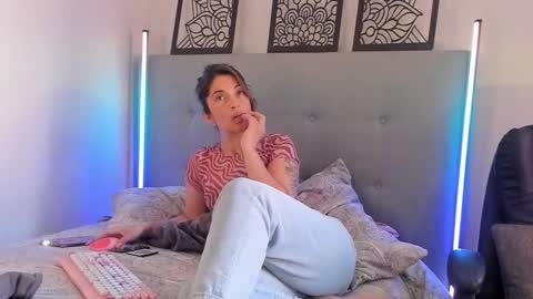 Snapshot of lourreinstounn chatting on September 25, 6:28 pm Lourrein Stoun   Independiente online show from September 25, 6:28 pm